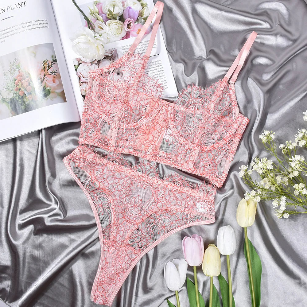 Exquisite pink floral lace lingerie set