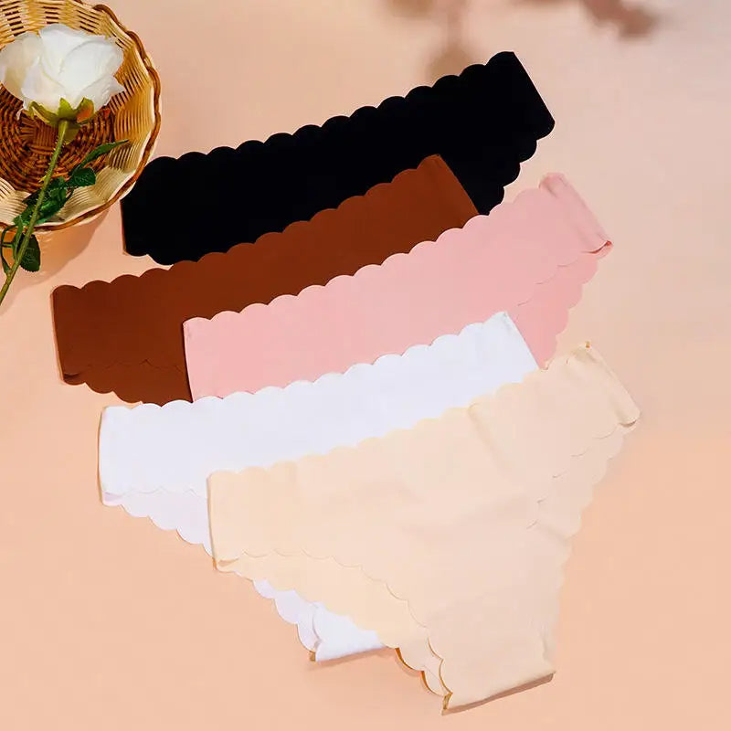 Seamless Scalloped Edge Panties