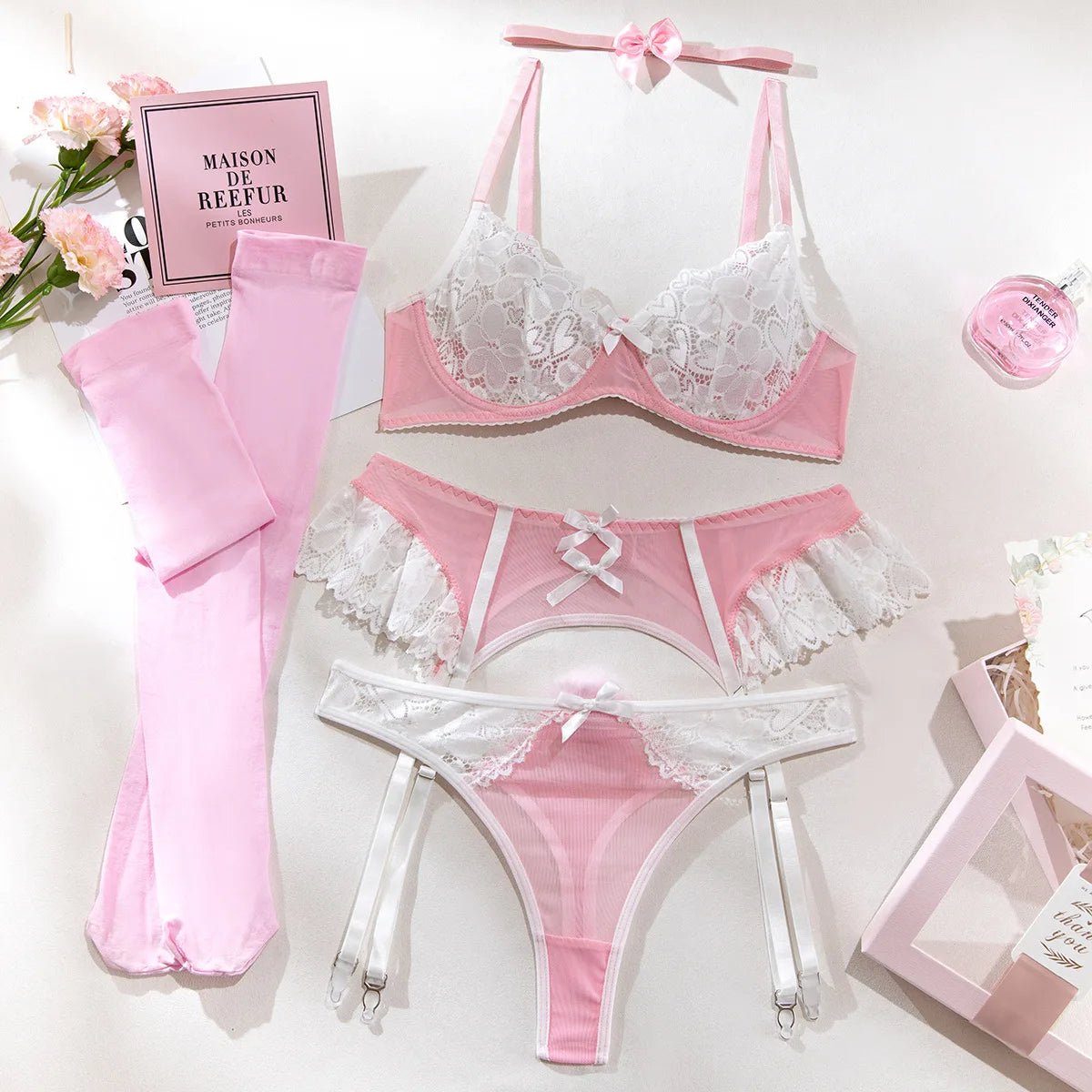 Elegant lace lingerie set consisting of a bra, high waisted garter belt and panties - My Store