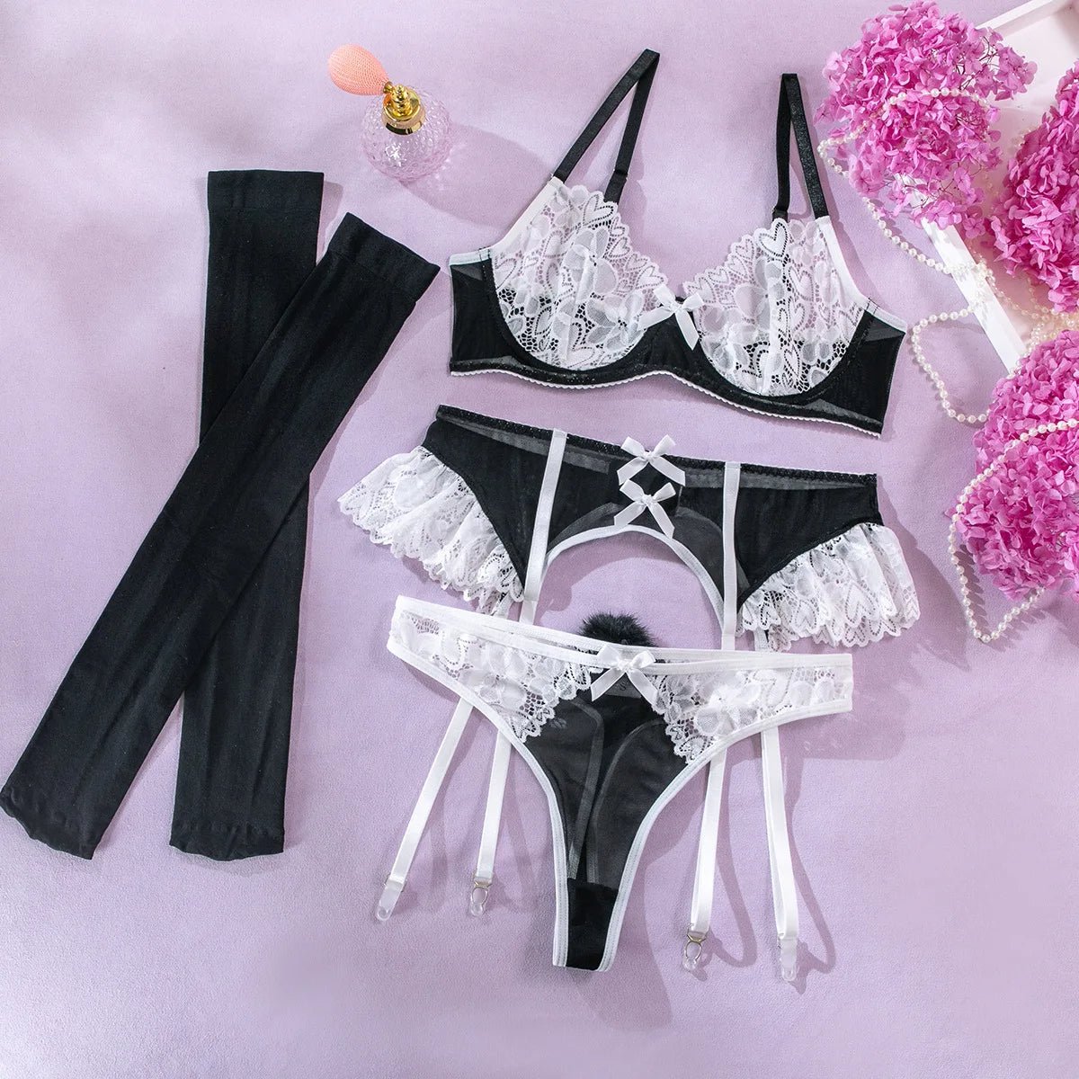Elegant lace lingerie set consisting of a bra, high waisted garter belt and panties - My Store
