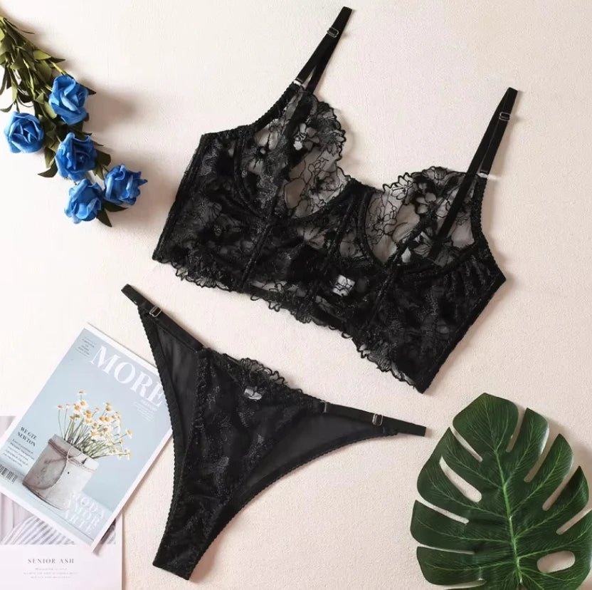Exquisite, adjustable and seductive floral lace lingerie set - Lauraxelle - Exquisite, adjustable and seductive floral lace lingerie set - FLORAL BLISS