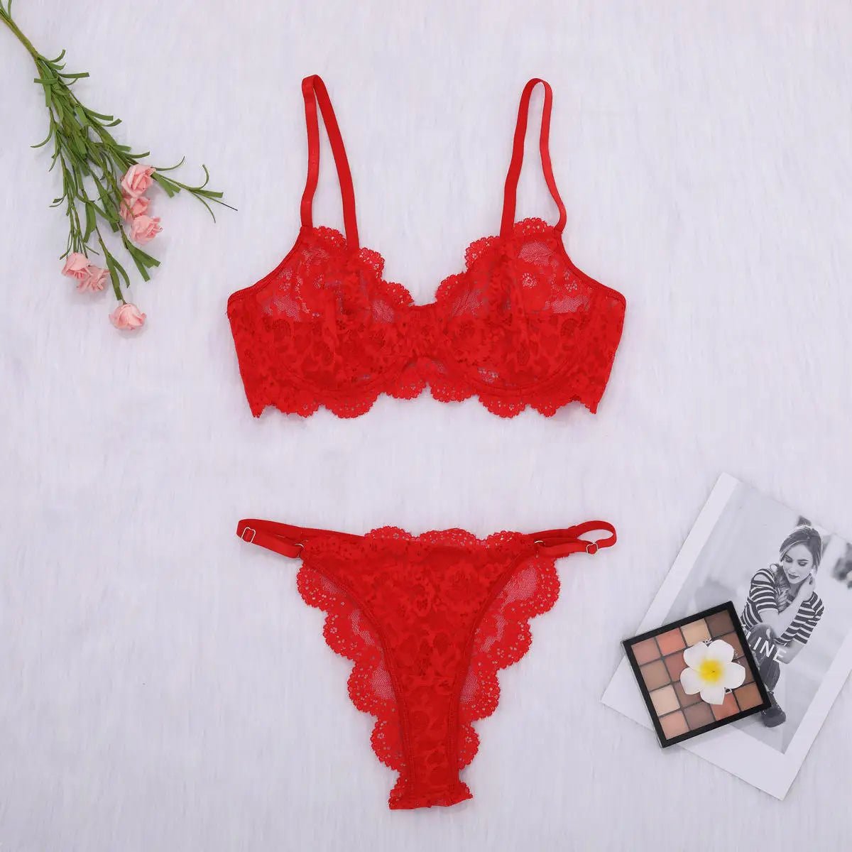 Exquisite lace lingerie set, lace bra and matching thong with scalloped edges - Lauraxelle - Exquisite lace lingerie set, lace bra and matching thong with scalloped edges - OPAL GLOW