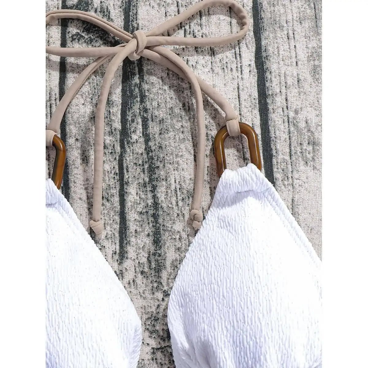 White eco - friendly bikini in textured fabric with wooden rings - Lauraxelle - White eco - friendly bikini in textured fabric with wooden rings - SOUPLE